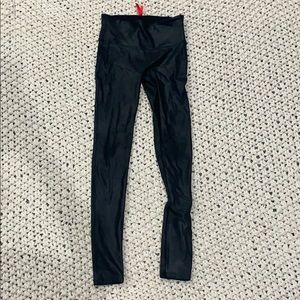 SPANX FAUX LEATHER/CRACKLE LEGGINGS